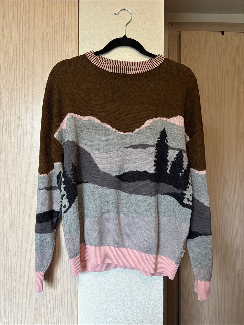 Mens Brown and Pink Scenic Knit Sweater